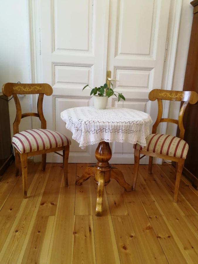 Отель Tulipanvendeghaz Кестхей Экстерьер фото